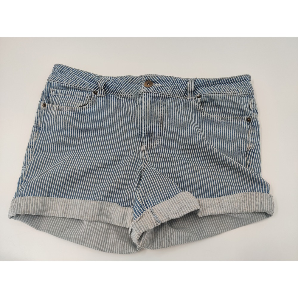 Forever 21+ Plus Size 16 Blue White Striped Cuffed Denim Shorts